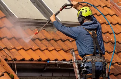 Démoussage et hydrofuge de toiture à Creully sur Seulles